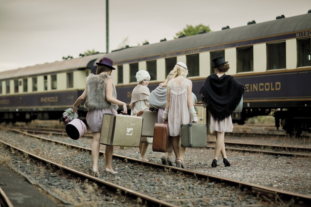 Photo bridal shower at the train station