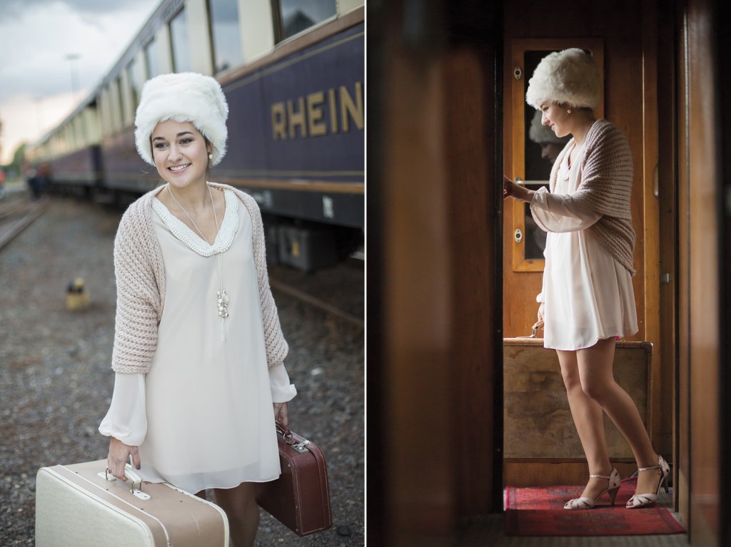 Photo bride with hat and suitcase, entering train