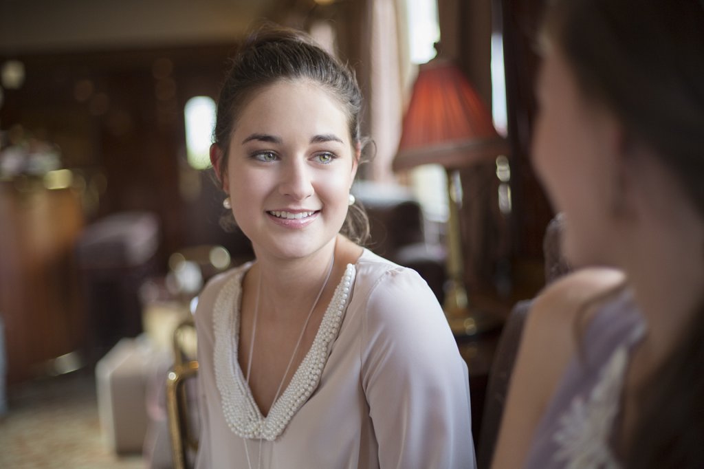 Photo smiling bride at bridal shower